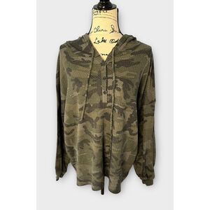 Daytrip Women's Large Camo Buttoned Pullover Hooded Long Sleeve Top Sweatshirt